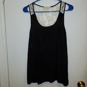 🌻 Black Flowy Tank Top